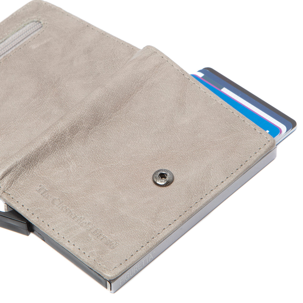 The Chesterfield Brand Pashouder 'Prague', Antique Buff