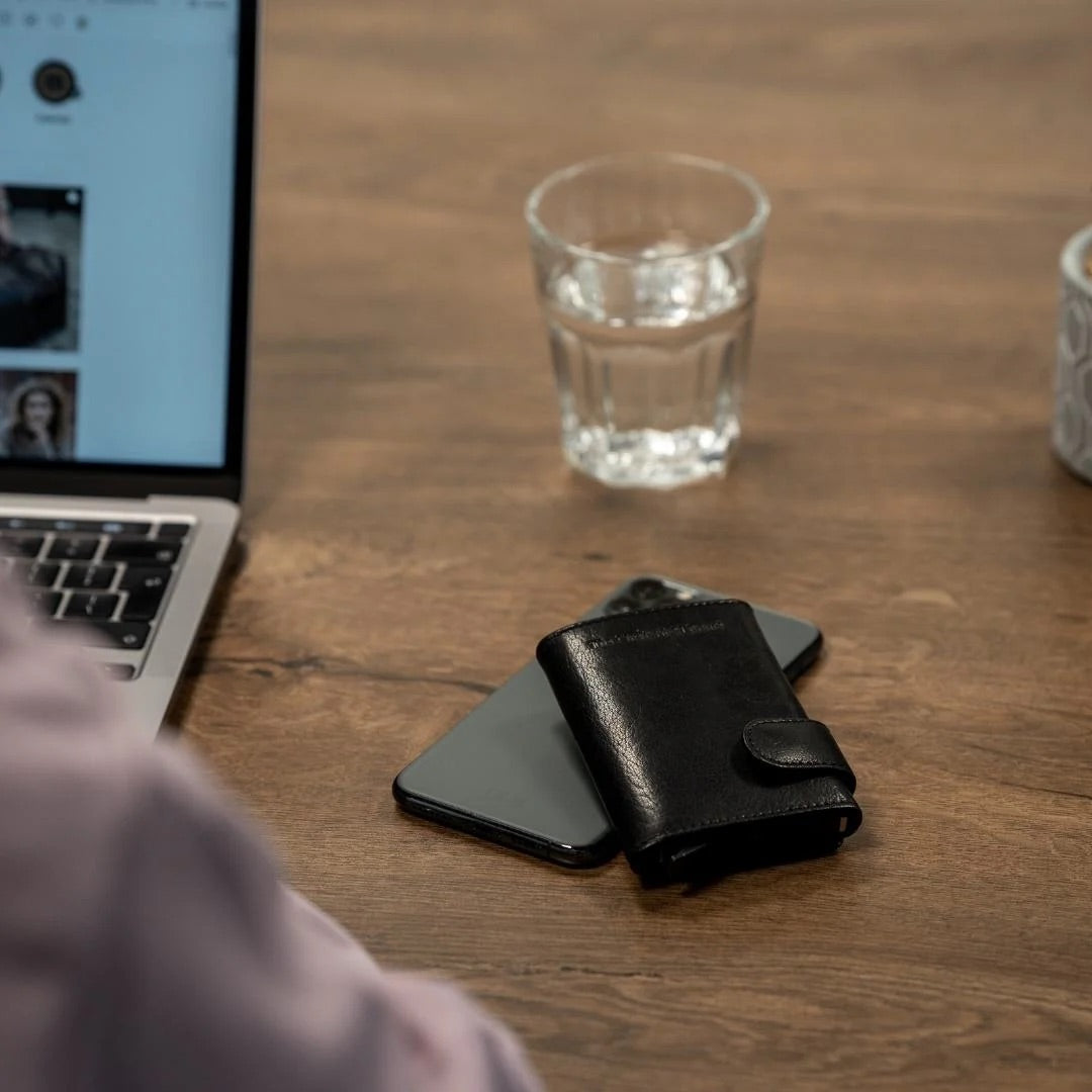 The Chesterfield Brand Pashouder 'Portland', Antique Buff